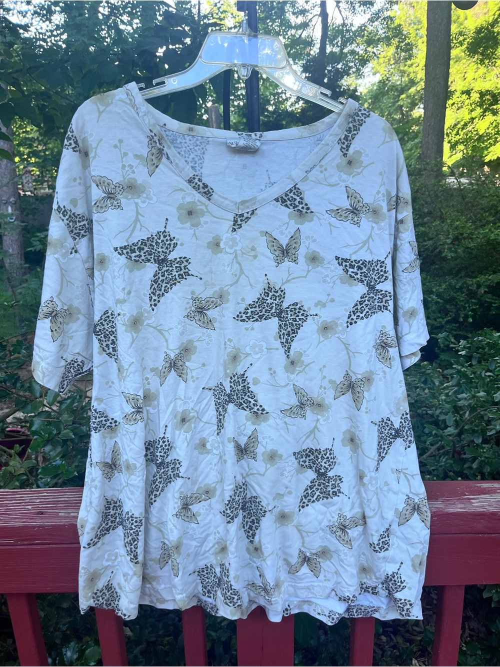 Fashion Bug 3X Butterfly Floral V-Neck Tee Plus Size Y2K